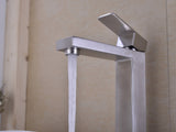 Bathroom Sink Single Handle Faucet with Pop-Up Drain 06748390