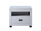 Eleanor Dove Gray Finish End Table B2726P244377