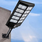 ZUN Outdoor Commercial LED Solar Street Light IP67 Dusk-to-Dawn Road Lamp 00182611