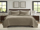 King 3 Piece Luxurious Oversized Quilt Set B035129005