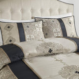 ZUN Queen 7 Piece Jacquard Comforter Set with Throw Pillows B035128853