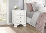 White Finish 3-Drawers Nightstand with 2 USB Ports Transitional Bedroom Furniture 1pc Bedside Table B011P172008