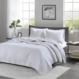 3 Piece Quilt Set White King/Cal King B035129031