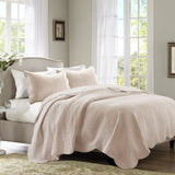 King/Cal King 3 Piece Reversible Scalloped Edge Quilt Set B03597534