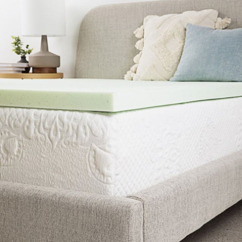 ZUN Bridgevine Home 2 inch Short Queen Size Cool Gel Memory Foam Mattress Topper B108131499