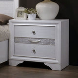 3 Drawers Wooden Nightstand with Nickel Round Knobs, White B016P251556