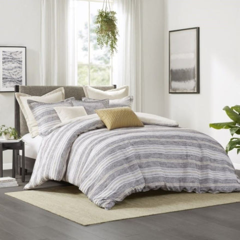 ZUN Oversized Chenille Jacquard Striped Comforter Set with Euro Shams and Throw Pillows B035128973